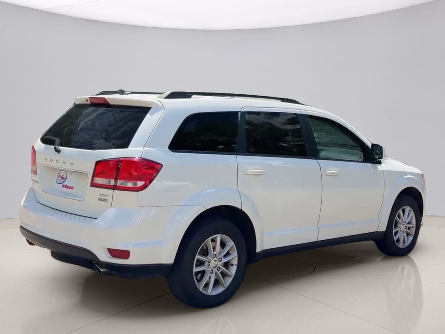 Used 2017 White Dodge SXT image 5