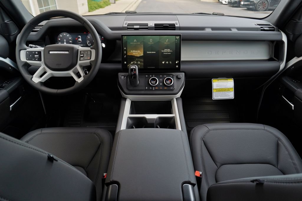 New 2026 Fuji White Land Rover S image 9