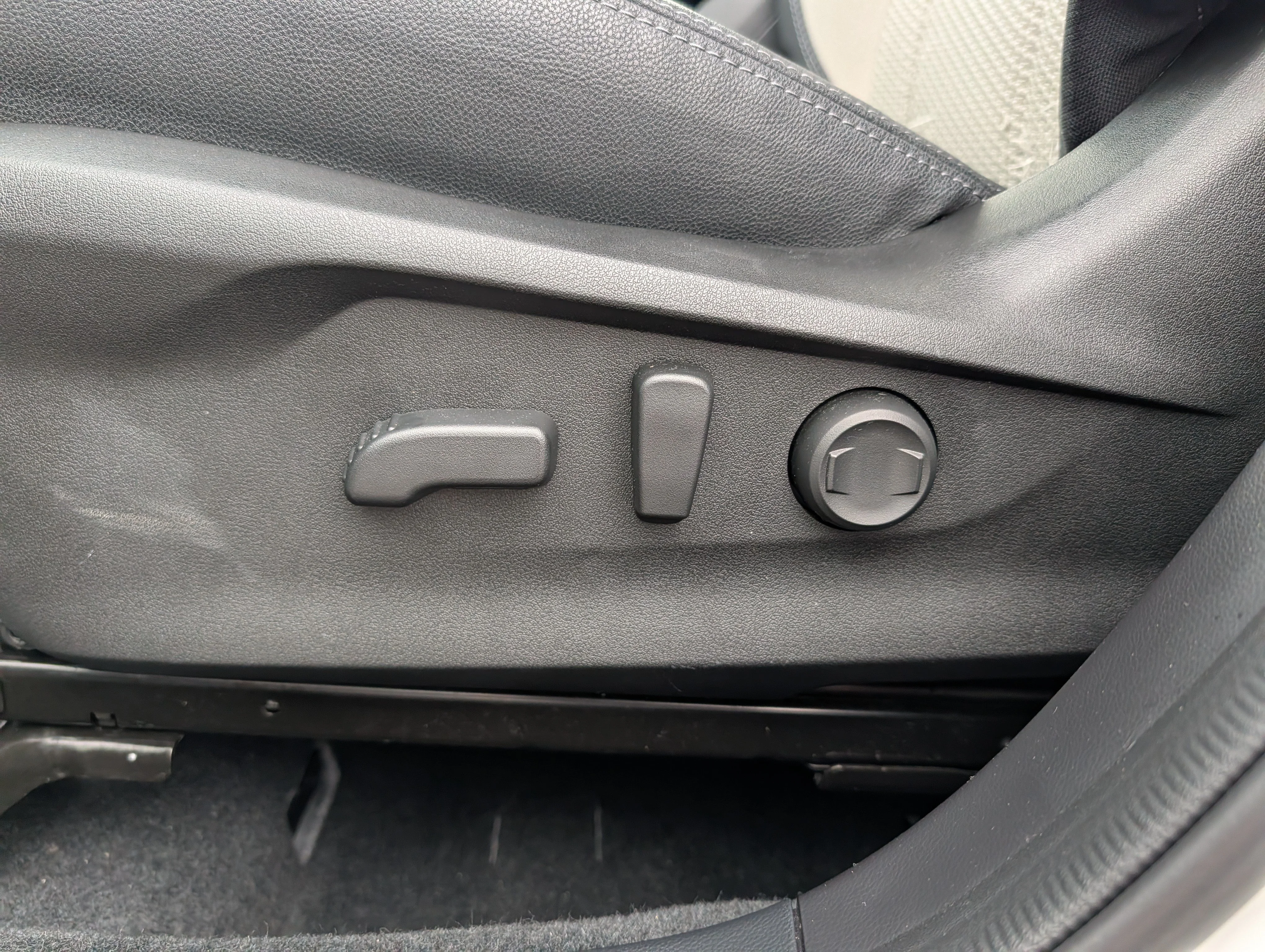 Used 2024 Crystal White Pearl Subaru Premium image 19