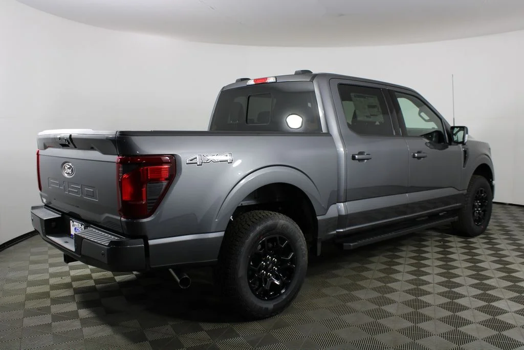 New 2026 Carbonized Gray Metallic Ford XLT image 5