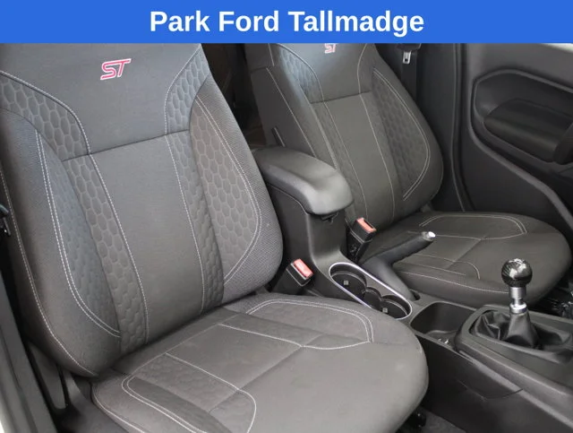 Used 2017 White Platinum Clearcoat Metallic Ford ST image 21