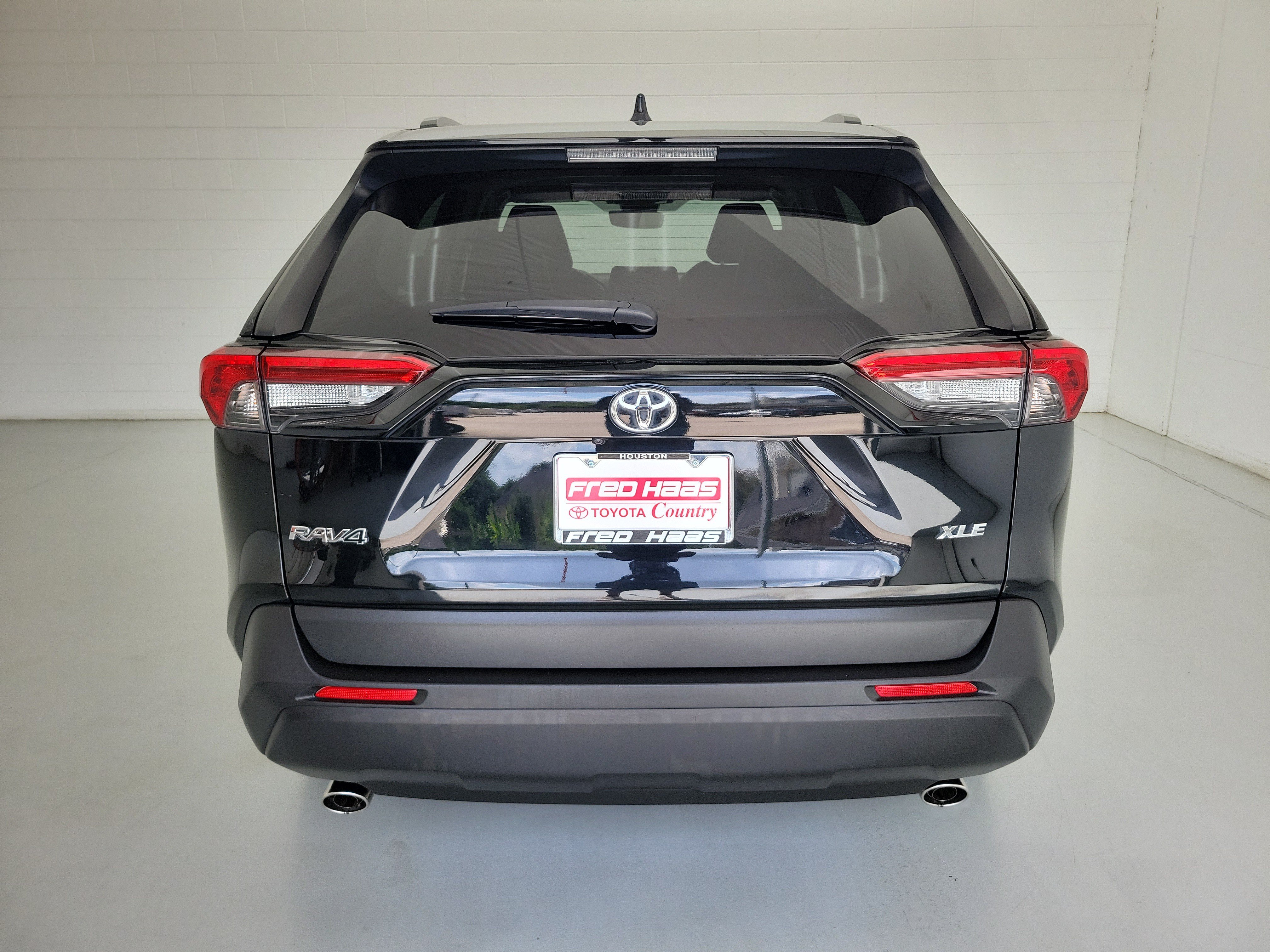 Used 2024 Midnight Black Metallic Toyota XLE Premium image 6