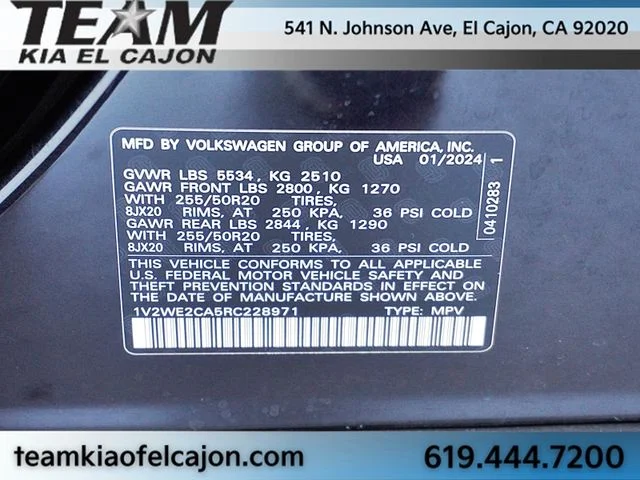 Used 2024  Volkswagen 2.0T SE w/Technology image 31