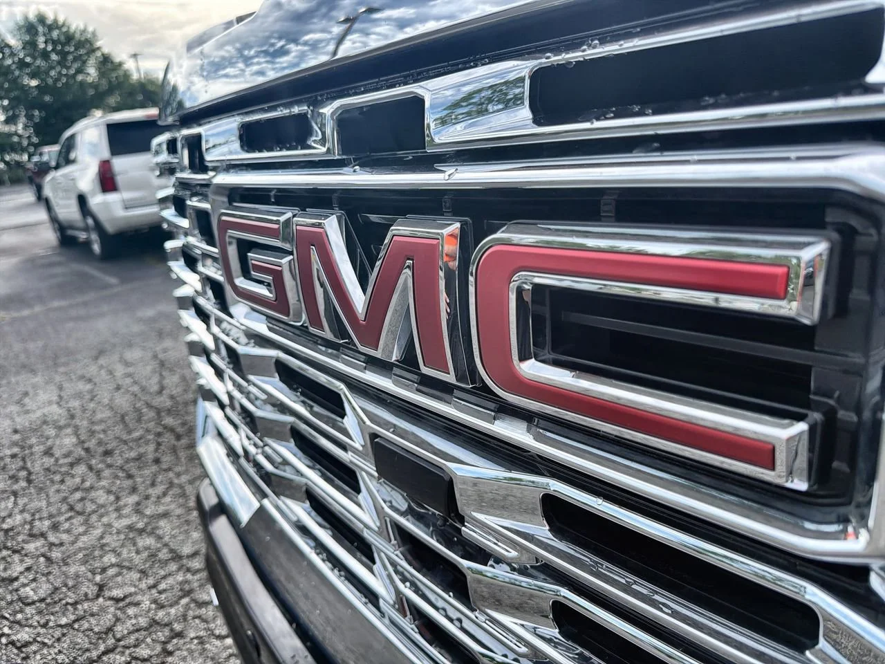 Used 2024 Onyx Black GMC Denali image 26