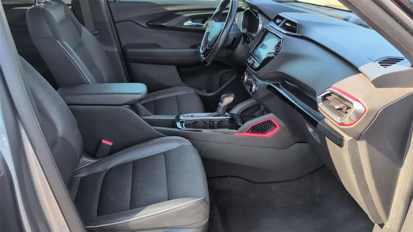 Used 2021 SATIN STEEL METALLIC Chevrolet RS image 37