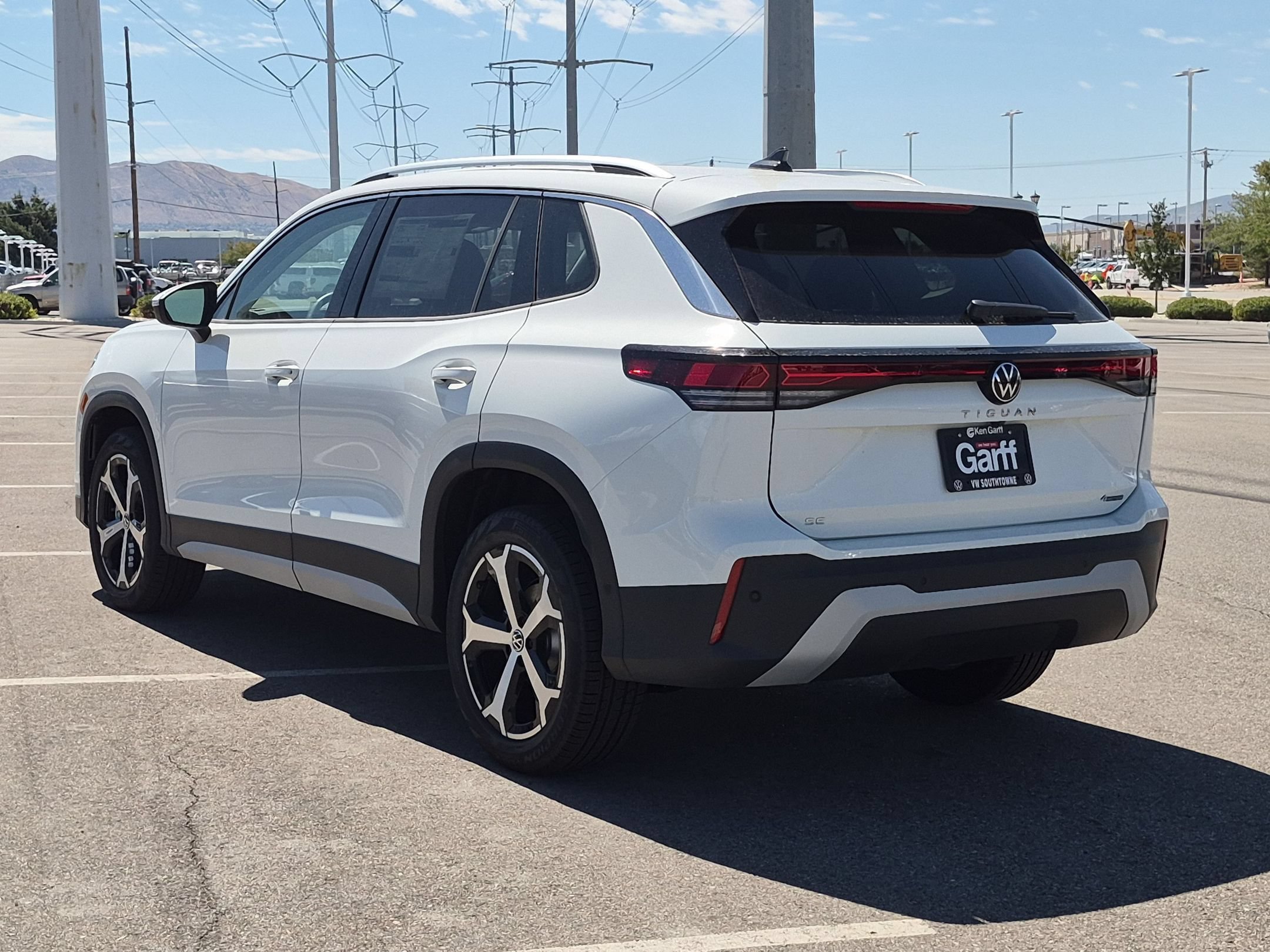 New 2026 Pure White Volkswagen SE image 5