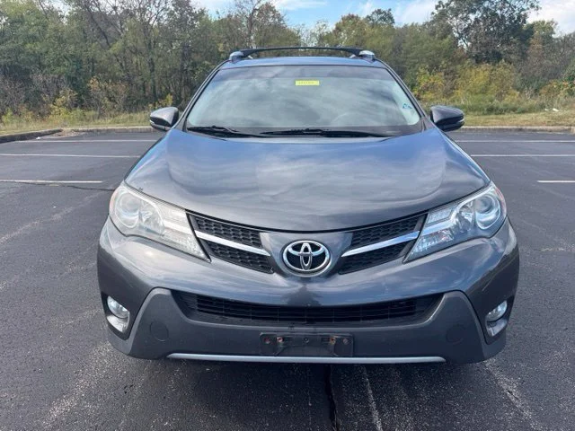 Used 2013 Magnetic Gray Metallic Toyota XLE image 8