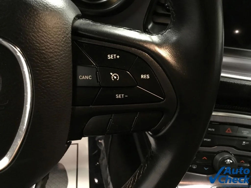 Used 2018 Silver Dodge SXT image 35
