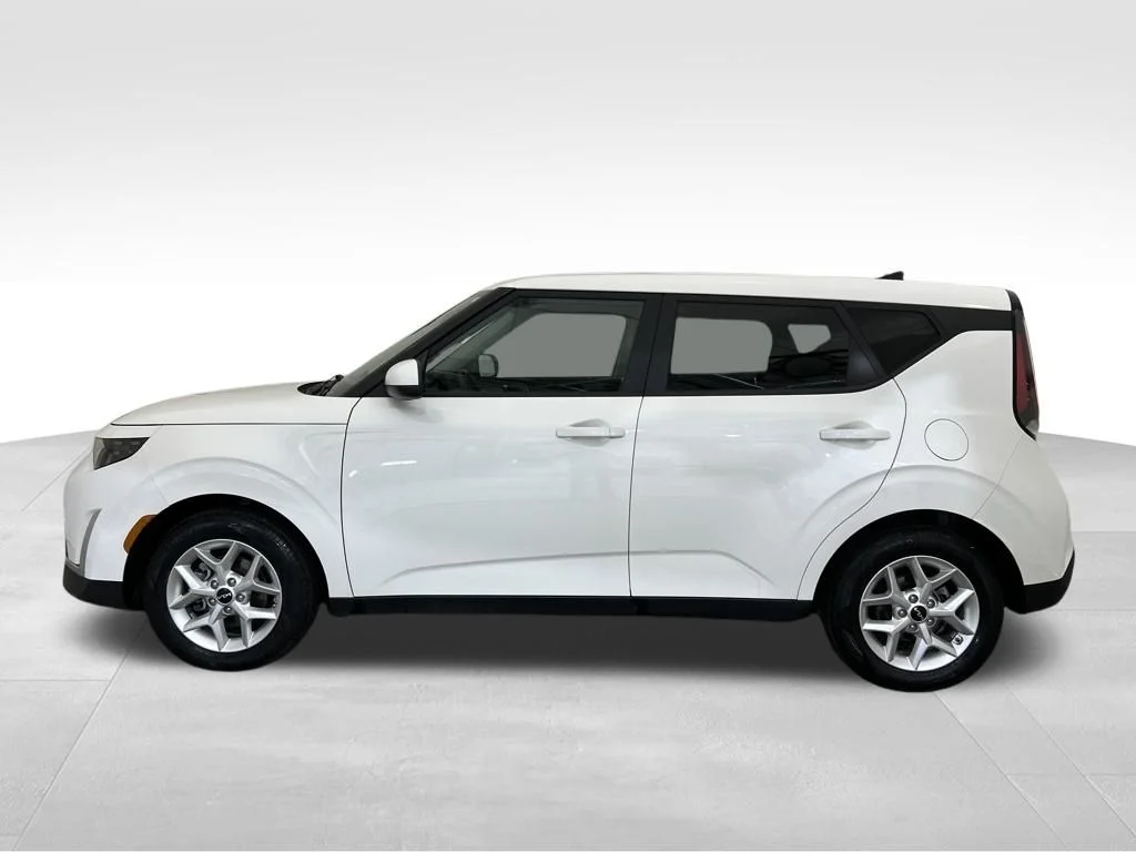 Used 2023 White Kia LX image 2
