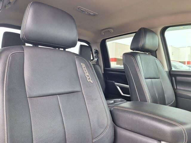Used 2018 Magnetic Black Nissan PRO-4X image 27