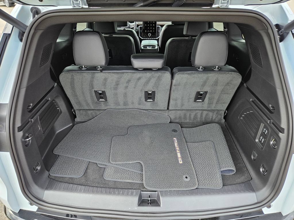 2026 GMC Acadia Denali - Photo 20