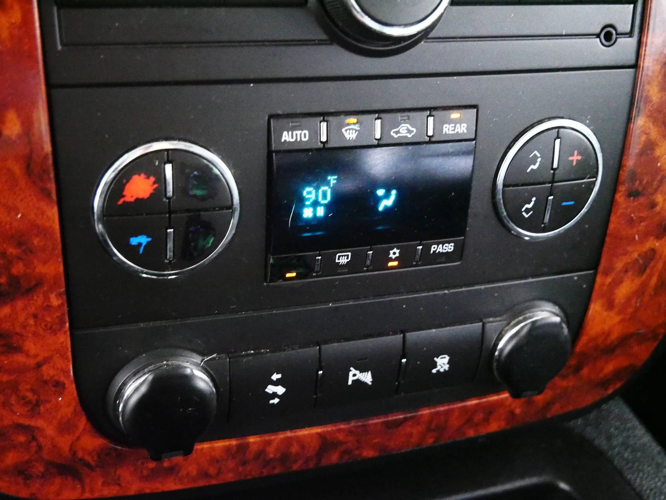 Used 2011 Mocha Steel Metallic Chevrolet LT image 23