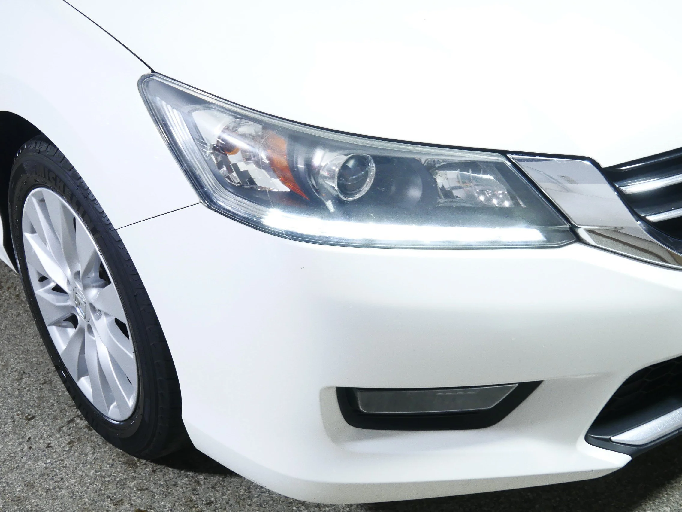 Used 2014 White Orchid Pearl Honda EX-L image 16