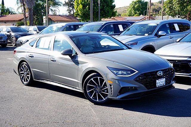 Used 2023 Gray Hyundai Limited image 2