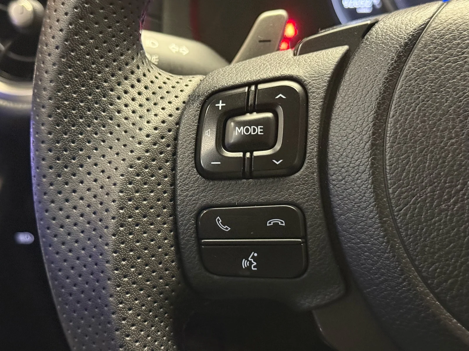 Used 2021 Ultra White (083) Lexus F SPORT image 12
