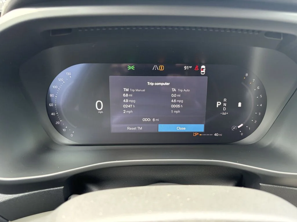 New 2026 Vapour Grey Volvo Plus image 18