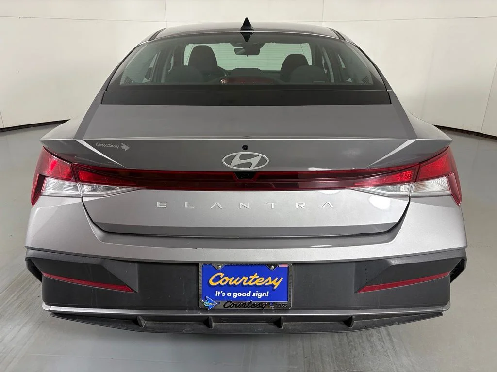 Used 2024 Silver Hyundai SEL image 8