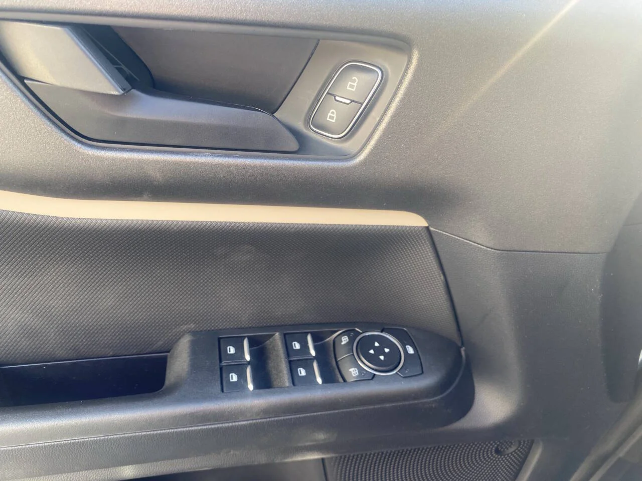 New 2026 Space White Metallic Ford Big Bend® image 15