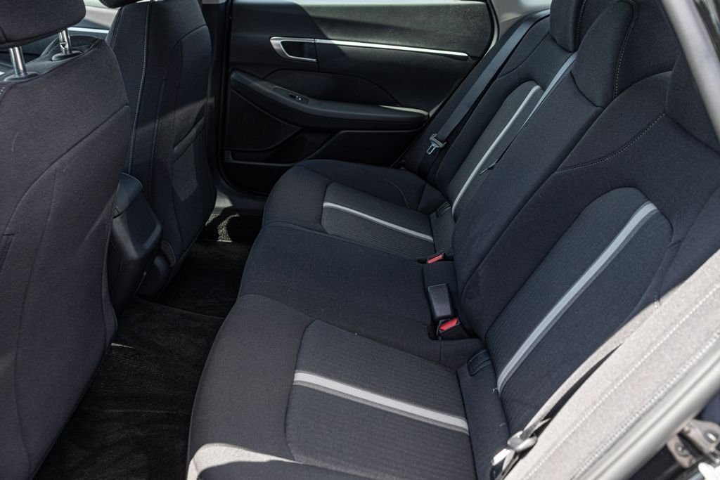 Certified Used 2023 Black Hyundai SE image 28