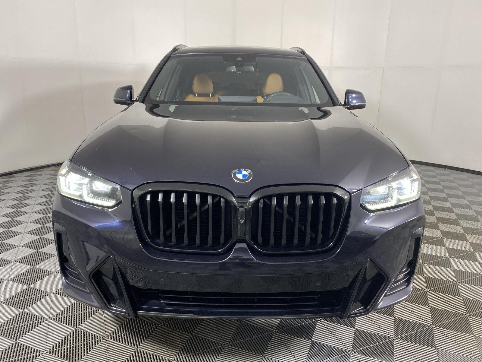Used 2024 Carbon Black Metallic BMW xDrive30i image 2