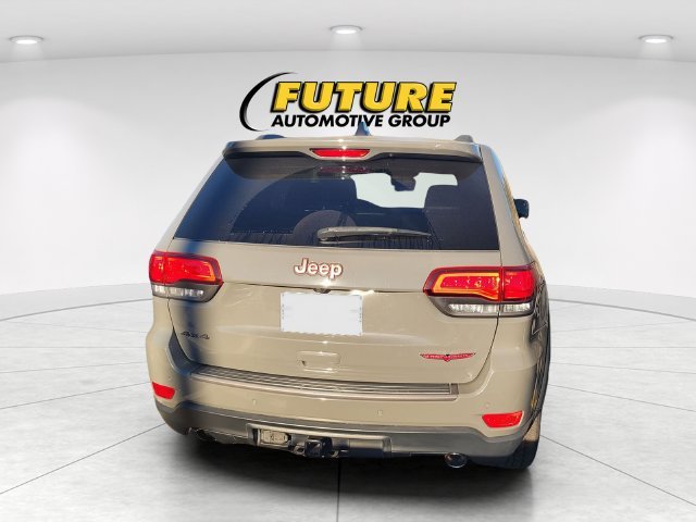 Used 2019 Gray Jeep Trailhawk image 4