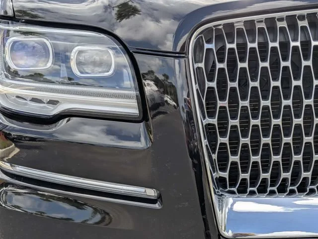 Used 2022 Infinite Black Lincoln Standard image 8