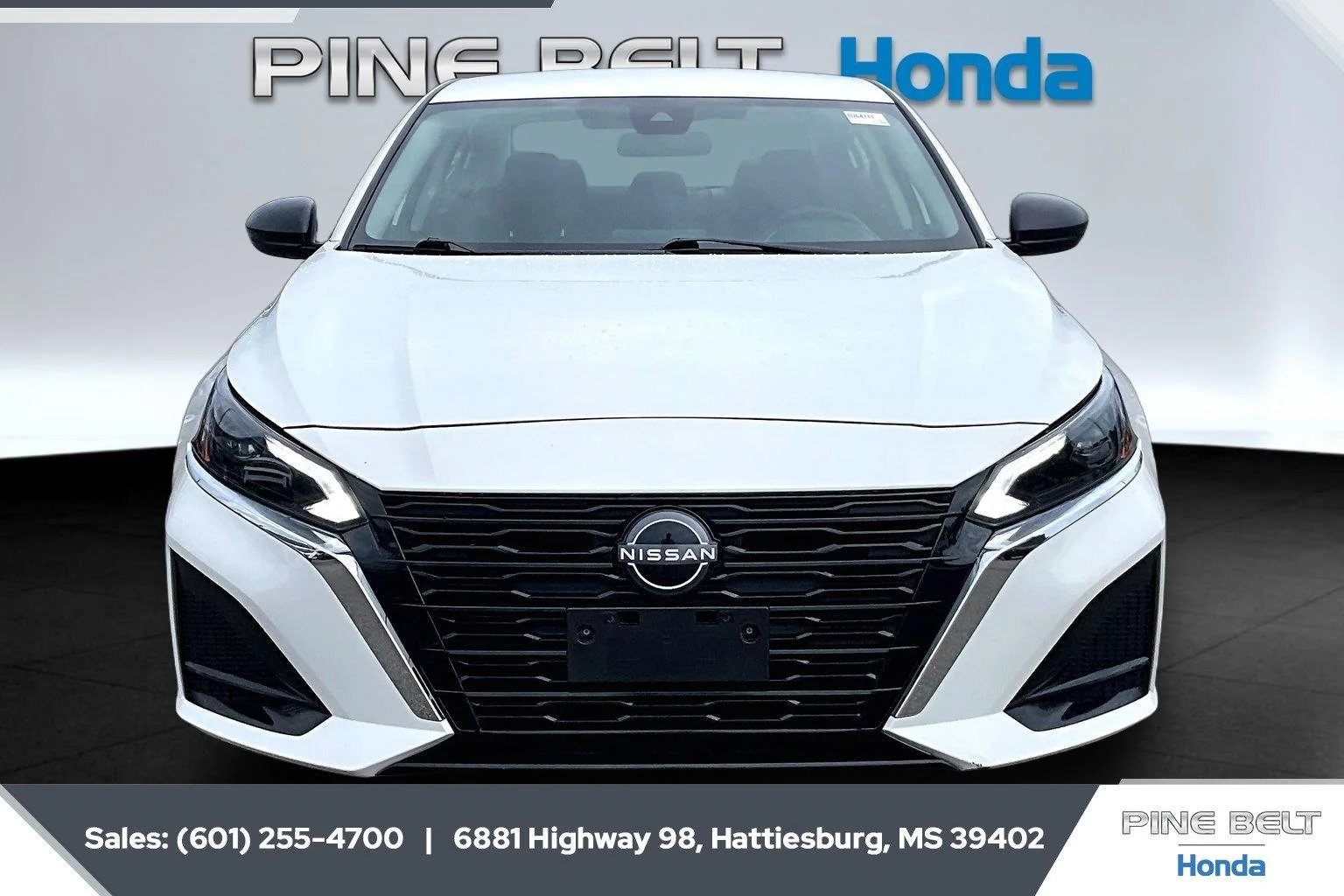 Used 2025 Glacier White Nissan SV image 3