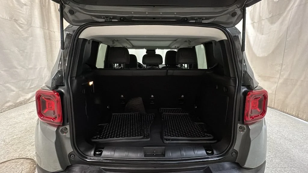 Used 2023 Gray Jeep Trailhawk 4x4 image 11