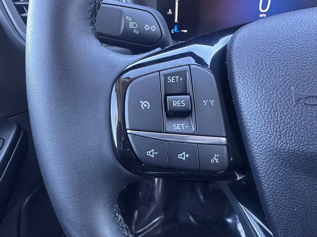 Used 2023 Gray Ford Active image 17