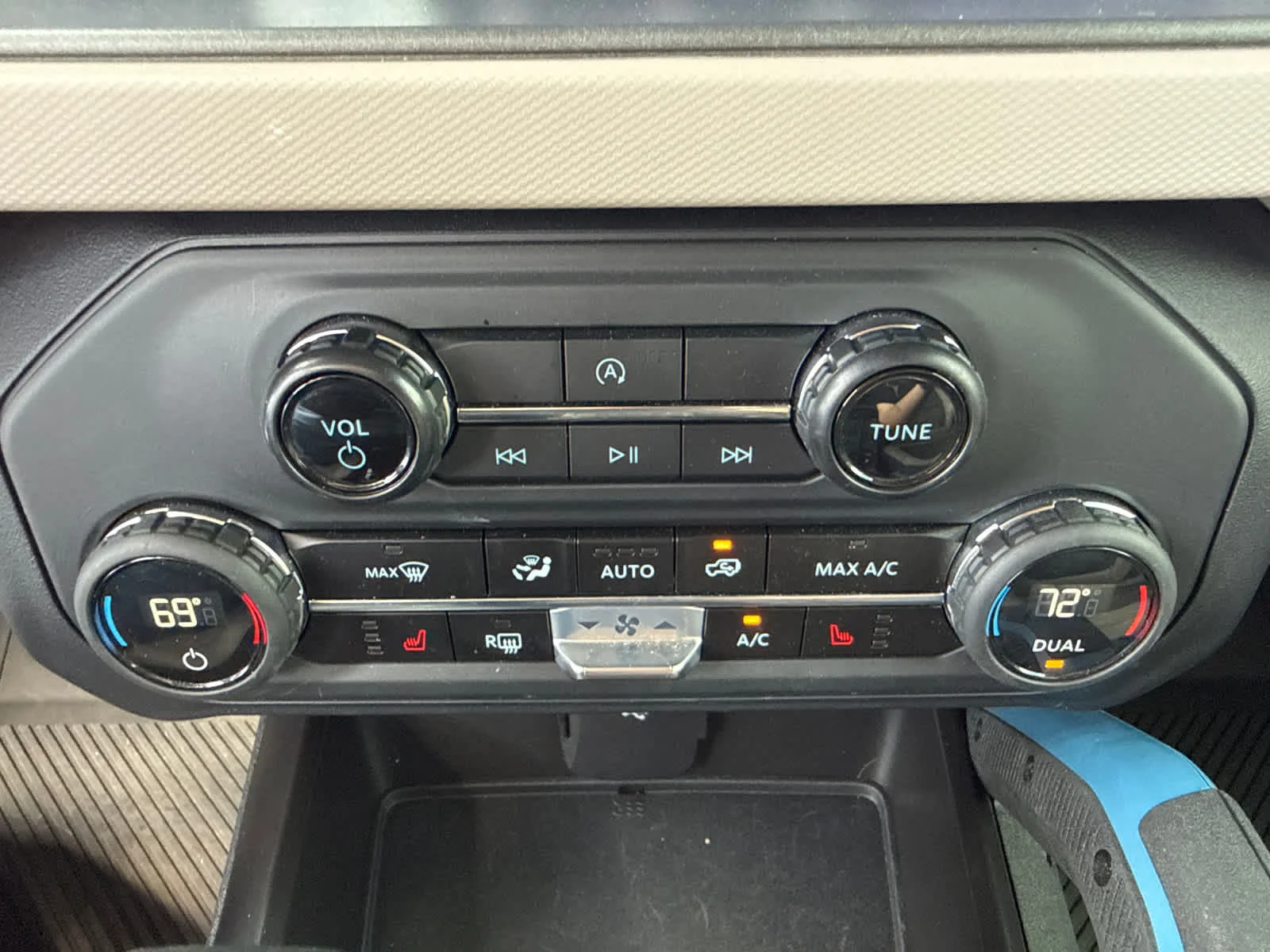 Used 2024 Race Red Ford Wildtrak image 33
