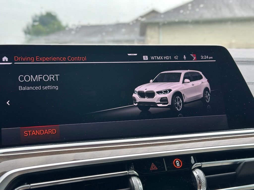 Used 2019 Mineral White Metallic BMW xDrive40i image 40