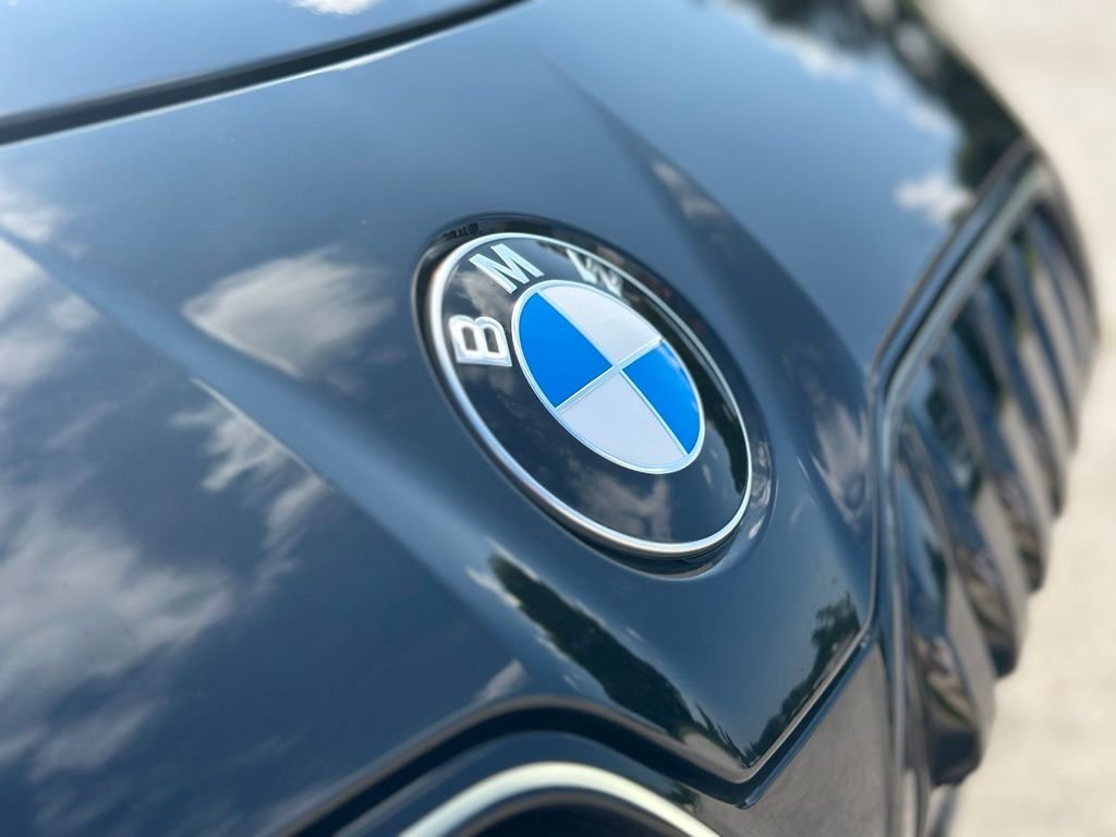 Used 2025 Black BMW 760i xDrive image 10