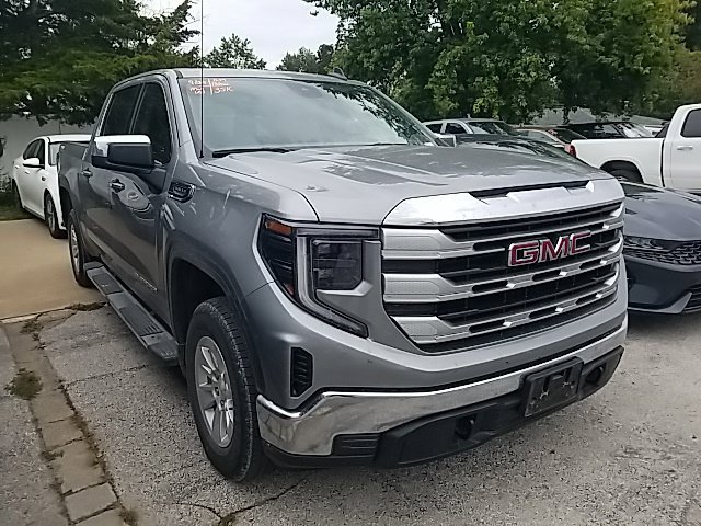 Used 2024 Sterling Metallic GMC SLE image 3