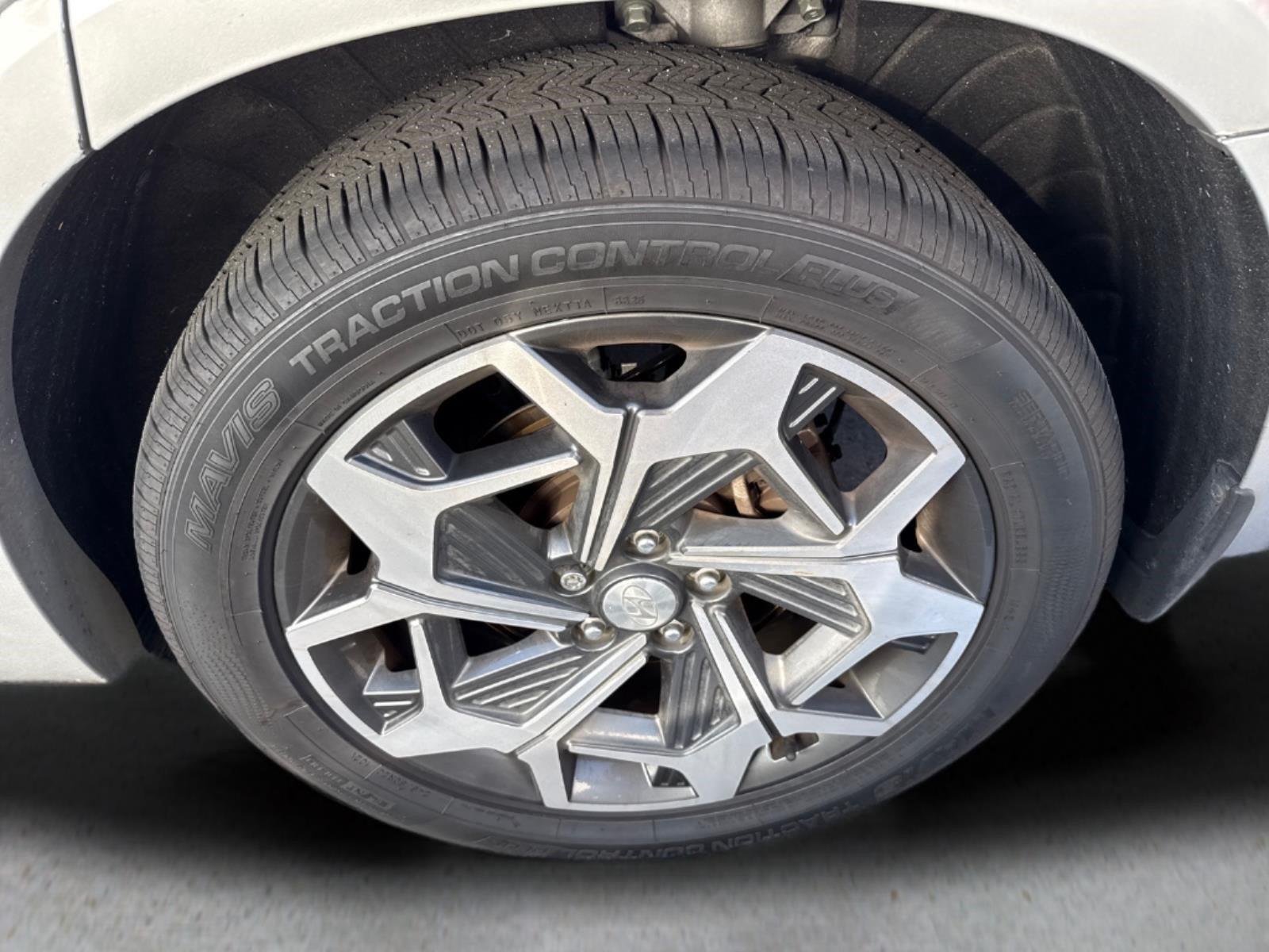 Used 2021 Typhoon Silver Hyundai Calligraphy image 8