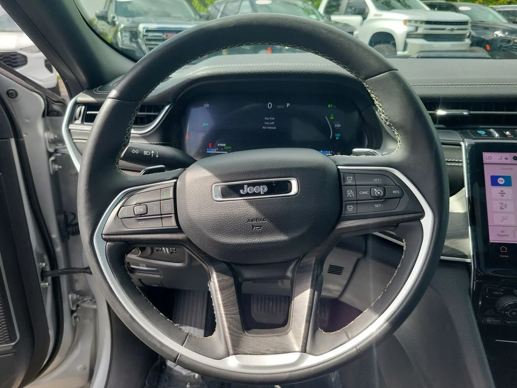 Used 2024 Silver Jeep 4xe image 30