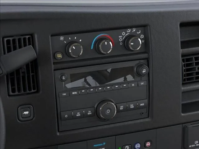 2025 GMC Savana Cargo Work Van - Photo 20