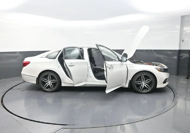 Used 2021 White Honda Touring image 46