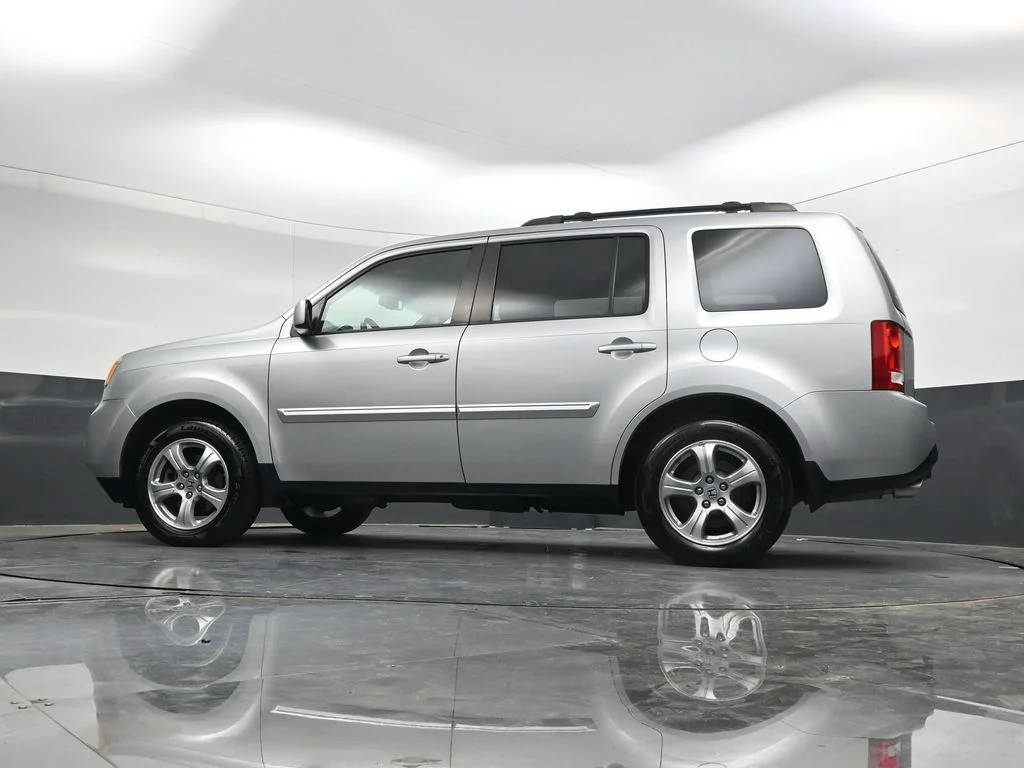 Used 2012 Polished Metal Metallic Honda EX-L image 27
