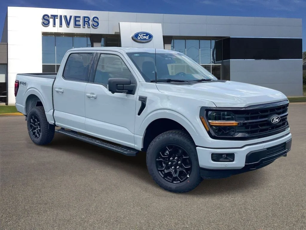 New 2026 White Ford XLT image 1