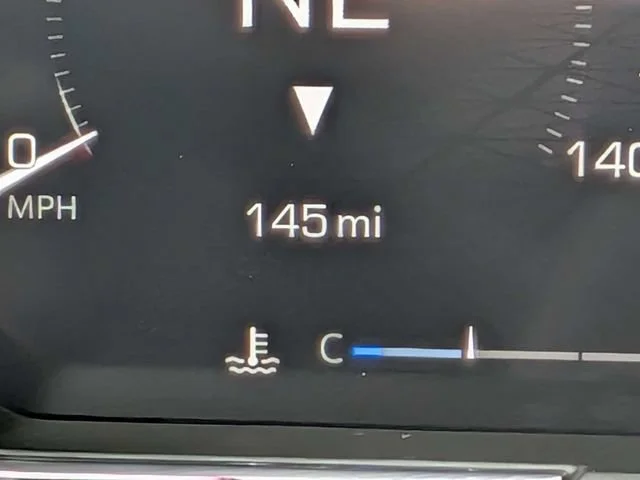New 2026 Summit White GMC AT4 image 31