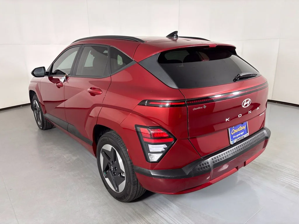 Used 2025 Red Hyundai SEL image 6