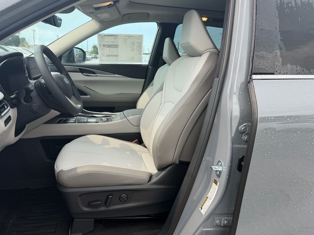 New 2027 HARBOR GRAY INFINITI Luxe FWD image 12