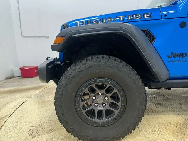 Used 2022 Blue Pearl Jeep Unlimited High Tide image 20