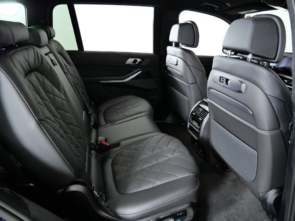 2026 BMW X7 40i - Photo 26