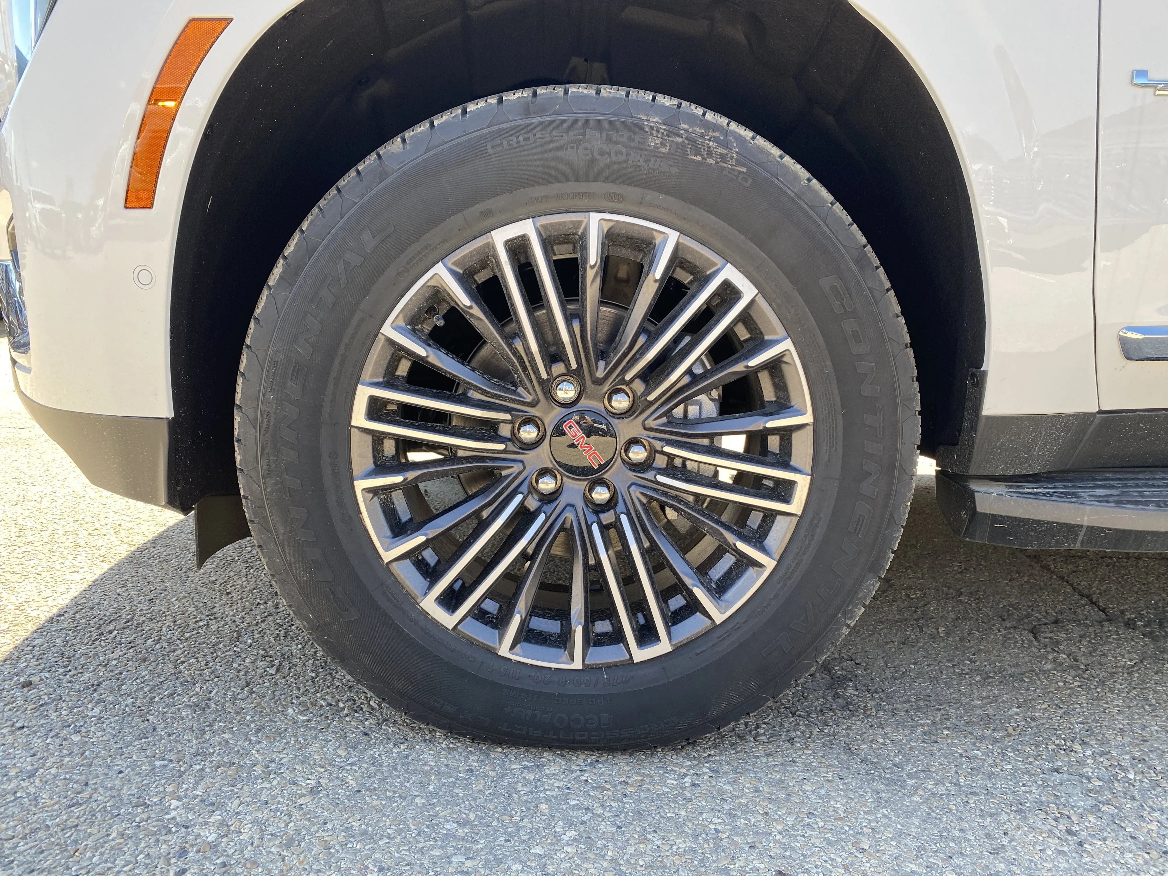 New 2026 Summit White GMC Elevation image 12