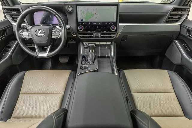 Used 2025 Incognito Lexus 550 Overtrail+ image 6