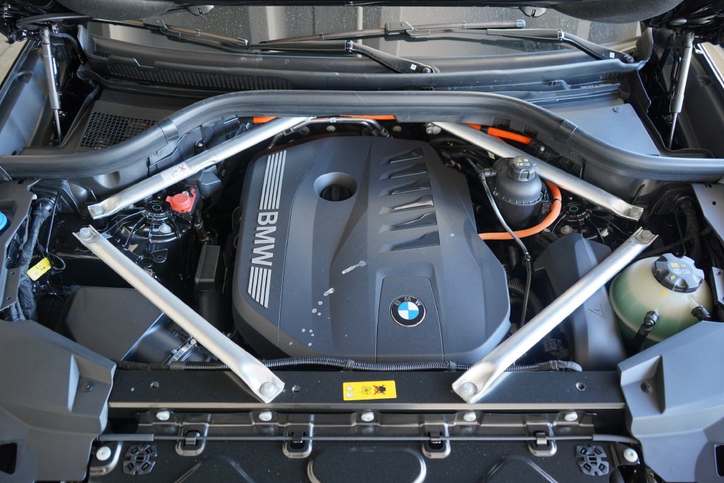 Used 2026 Black Sapphire Metallic BMW xDrive50e image 22