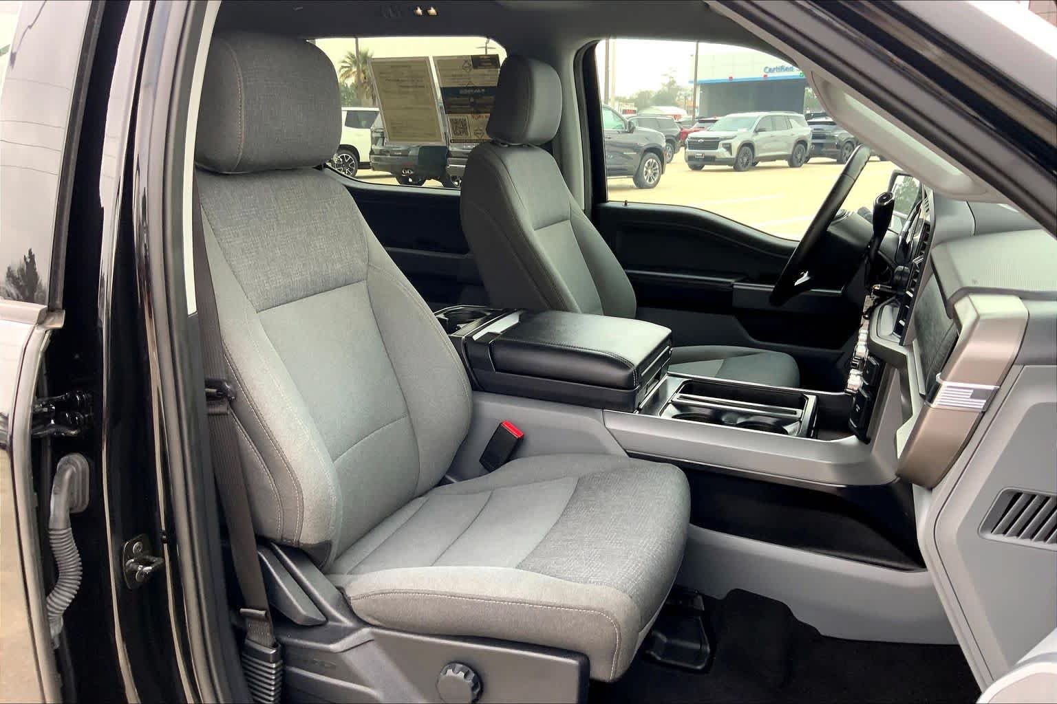 Used 2024 Agate Black Metallic Ford XLT image 14
