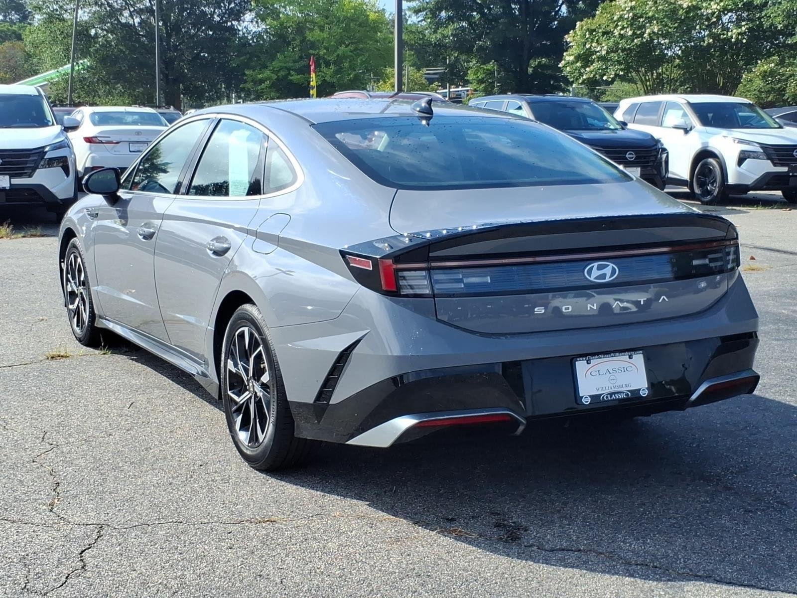 Used 2024 Transmission Blue Hyundai SEL image 9