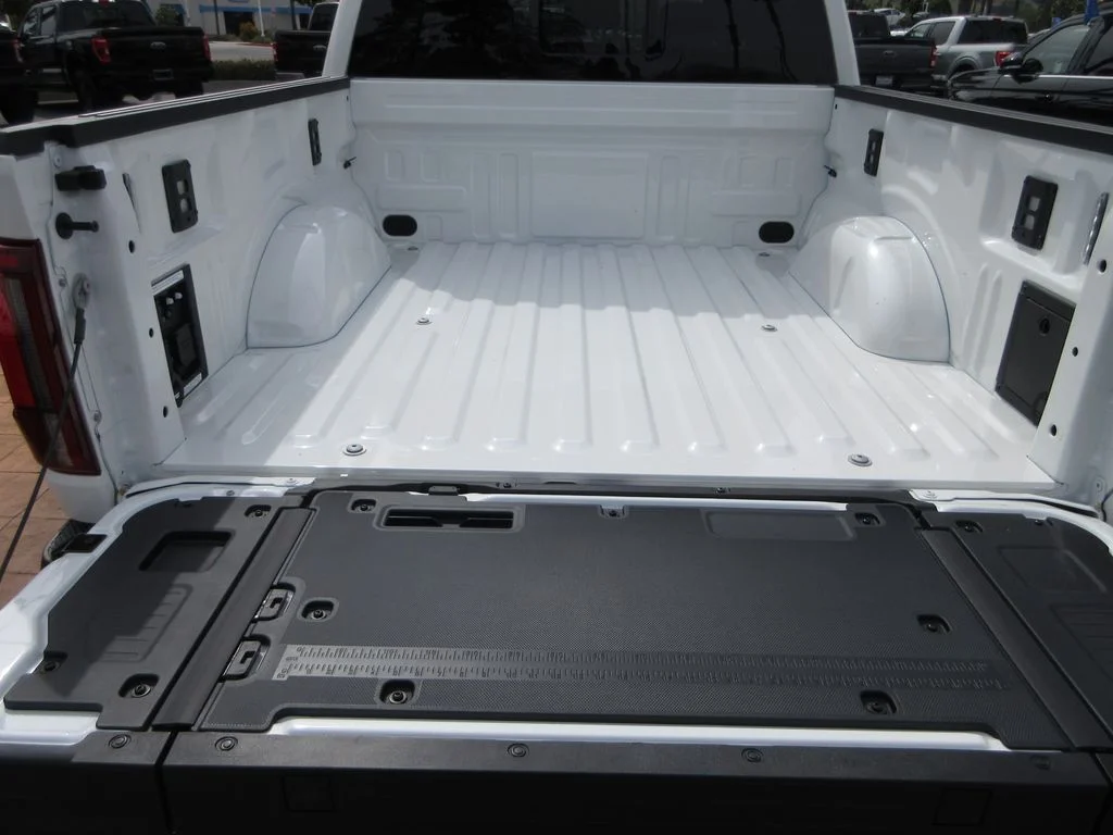 New 2026 Star White Metallic Tri-Coat Ford Lariat image 27
